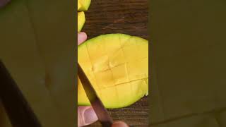 😋🥭  Mango Cutting in cubes  😋🥭🥭   #mango #shorts