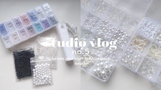 studio vlog 05 | unboxing beads, cute stuff and beads restock.