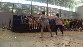 Apresentação da dança Os eletricistas - Gincana Uirapuru 2012