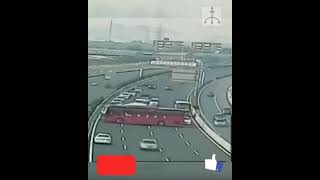 Dash cam, the bus turns around, жесть- автобус разворачивается  #shorts