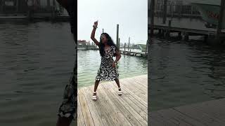 Old lady wanted to dance with me😂😝… vibing in florida #fun#beautiful #shorts #reels #gundellona