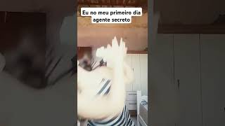 Eu no meu primeiro dia de agente secreto