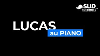 Lucas au piano