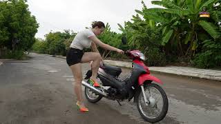 Eudora tired of kickstarting her motorbike | Kickstart motorcycle