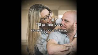 "El primer beso no se da con la boca, sino con la mirada”. Tristán Bernard