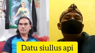 Datu bolon dengan segala ramalannya lengkap dengan pernak perniknya.