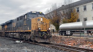 11/29/24 - CSX ES44AH 987, leads I003, in Newburgh, NY