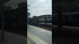 RV 3097 MILANO P.G - LA SPEZIA C.LE ; TRENO DEL MARE! ENTRATA A GENOVA P.P! #train #trainspotting