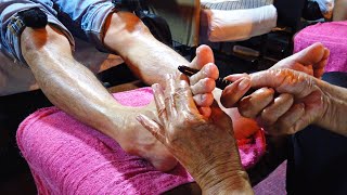 $2 Cheap THAI FOOT MASSAGE Reflexology with Acupressure Stick at Thai Night Market