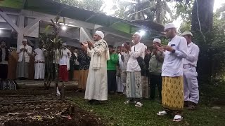 HABIB HANIEF AL ATHOS, KH. MA'SUM HASAN DAN PARA ULAMA ZIAROH KE MAKAM ALMH IBU SITI AISYAH - PMHU