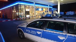 Tankstellen-Überfall in Falkensee: Mitarbeiterin rettet sich in Lagerraum