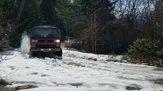 Subaru powered VW Syncro 4x4 in the snow ❄️ #syncro #vanlife #offroad #vanagon