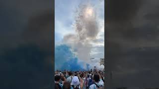 tremenda fiesta de los hinchas de Racing e