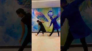 Garba vibe on …. #dance #bollywooddance #danceindia #dancecover #groupdance #danceform #hiphopdanc￼