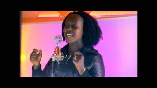 Tuzumva indirimbo ya Mose niyumwana w'intama By Gerardine. covered by Yvette nyandorwa