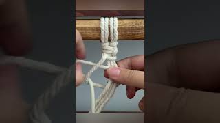 Vertical Lark’s Head Knot/easy pattern