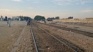 Karachi Express suddenly stopped at Landhi Railway Station