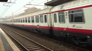 E444R + E402B (di rimando) in testa ad un frecciabianca transita a Falconara Marittima