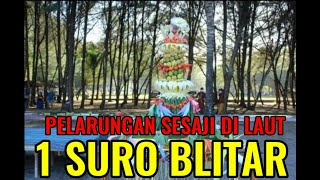 pelarungan tumpeng sesaji di blitar pantai serang