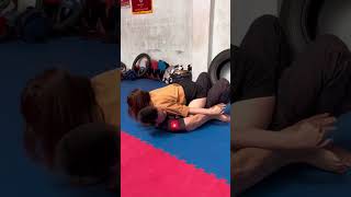 Tự Về Nữ Bị Nắm Cầm Tay #shorts #vothuat #tuve #kungfu