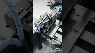 Precise medical 3 way stopcock joint valve automatic assembling connecting mould making machine