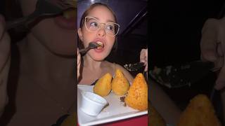 Provando coxinhas diferentes