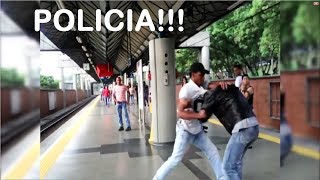 Pelea en metro MEDELLIN COLOMBIA 2017 -MEDELLIN metro fight l KnockOut