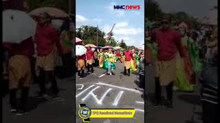 Tari Tradisional TPQ Raudlotul Mutaallimin di ajang Karnaval Desa Buwek