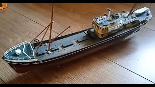 Revell North sea fishing trawler in 1:142 scale review.