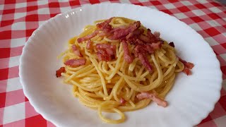 Espaguetis a la carbonara, no volverás comprar nata para la pasta