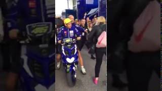 Rossi y sus patadas, el reencuentro