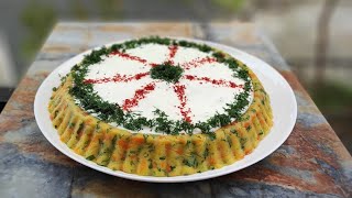 Tart kalıbında patatesli salata tarifi misafir menüsü için harika oluyor.