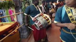 AYNGARAN UM at gate kuil temple buntong 2019..EERA PODAVA KATTI SONG