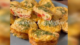 Breakfast egg muffins | Huevos en molde de ponquesito para el desayuno