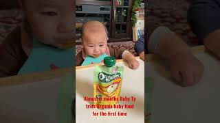 Big brother Jon feeding Baby Ty #5montholdbaby #4yearsold #firsttime #babyfood #feedingbaby