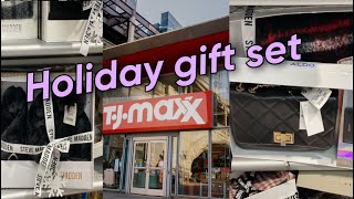 Tj maxx holiday gift set ( Aldo , Valentina , Dkny ….)