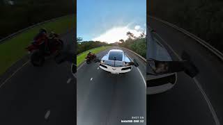 C7 Vs ninja 600 (bike gets hit)