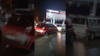 #Ankara #Keçiören de zam öncesi petrol kuyruğu