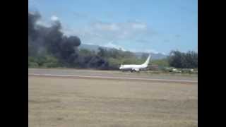 Boeing 737 on fire in Maui, Hawaii