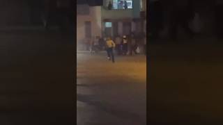 Dictadura cubana inicia a reprimir a manifestantes que exigen libertad. #SOSCuba 🇨🇺