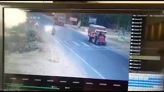 Mahindra B 275 Di accident