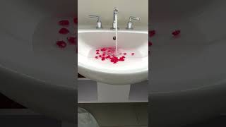 Bathtub Filling ASMR Short // Sink Filling with Reg Heart Beads #relax #watersounds #soothing