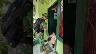 Ayah pamitan dengan anak kesayangannya