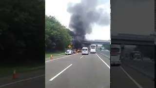 MOBIL HANGUS TERBAKAR DI JALAN TOL PADALEUNYI KM 81