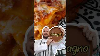 Lasagna Classica !! 🍽️ di Marco Rapo | Due Giri d'Olio 👨🏻‍🍳 la lasagna si fa cosí 😉 #food #shorts