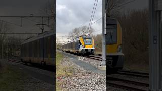 Sng 2338 met trein 6136 komt door Vlissingen oudeveerhavenweg #drumandbass @Treinspotter_Pepijn