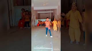 Matki Phod Competition at school