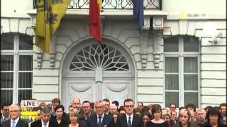 Belgique   minute de silence pour les victimes de l'accident en Suisse - YouTube