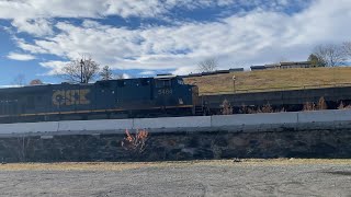 11/23/24 - CSX ES40DC 5464, leads M267 in Newburgh, NY