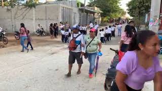 Desfile en la colonia 20 De Noviembre de Pinotepa Nacional Oaxaca